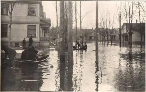 1904 - Corner of Eigth and Turner Streets Looking South